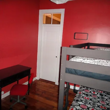 Hostel Graca 28 *